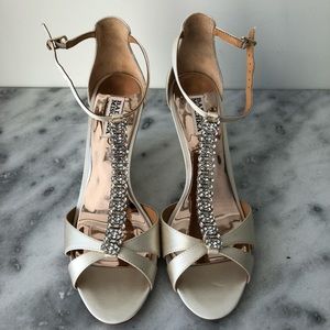 Badgley Mischka Women’s Romance Wedge Sandal